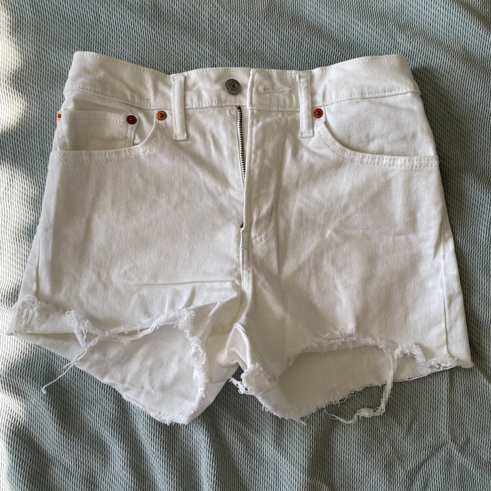 LEVI's White Shorts